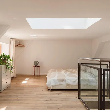 105m2 Duplex Im Herzen Berlins, Neukoelln アパート